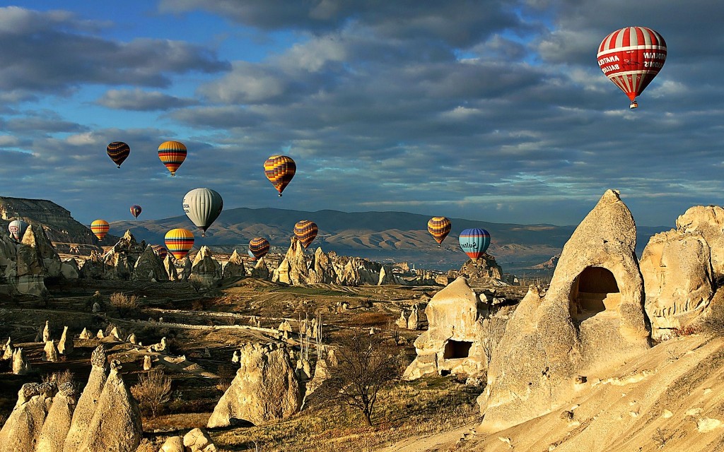 удивительная Каппадокия страна воздушных шаров и лошадей