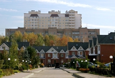 недвижимость в России, высотки и таунхаусы